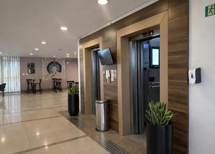 Blue Tree Flat 806 No Adrianopolis - Acomoda 5 Pessoas